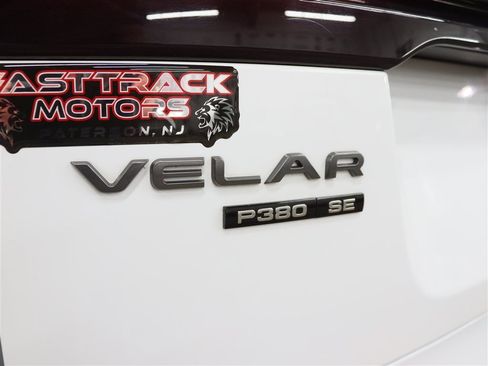 Used 2018 Land Rover Range Rover Velar R-Dynamic SE AWD/4WD image 10