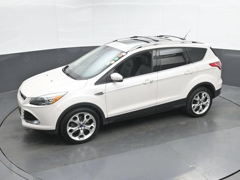 Used 2015 Ford Escape Titanium w/ Equipment Group 301A AWD/4WD image 38