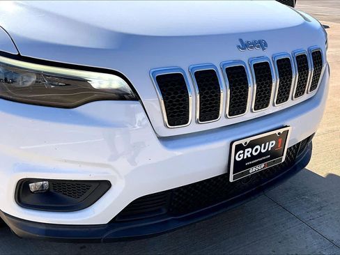 Used 2021 Jeep Cherokee Latitude Lux w/ Mopar Interior Package image 30