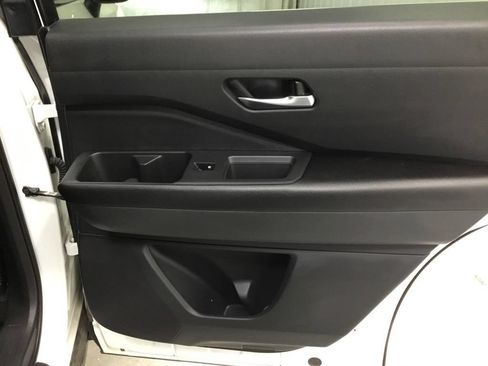 Used 2022 Nissan Pathfinder SV AWD/4WD image 38