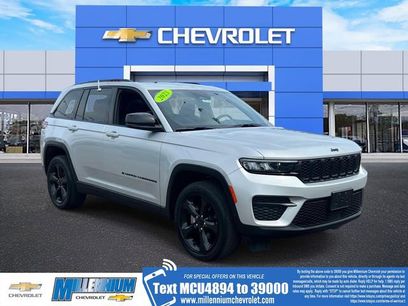 Used 2023 Jeep Grand Cherokee Altitude