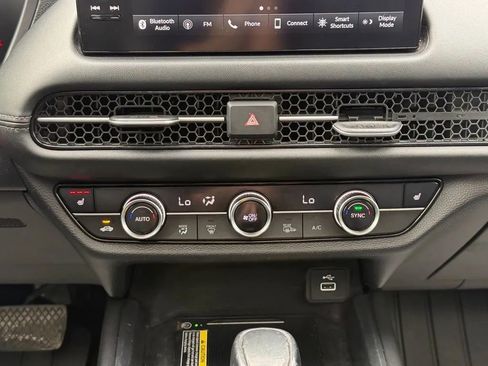 Used 2023 Honda HR-V EX-L image 10