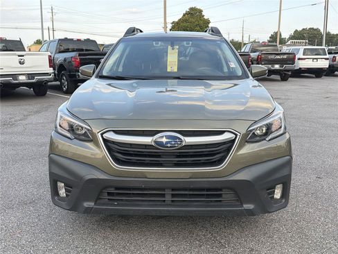 Used 2022 Subaru Outback Premium AWD/4WD image 3