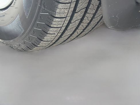 Used 2018 Nissan Rogue SV FWD image 41