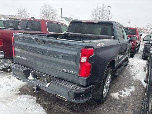 Used 2019 Chevrolet Silverado 1500 Custom w/ Custom Value Package image 5
