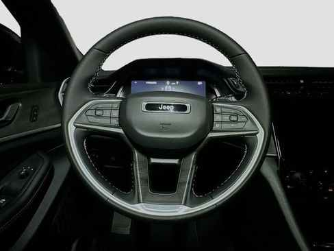 New 2025 Jeep Grand Cherokee Limited w/ Luxury Tech Group II image 7