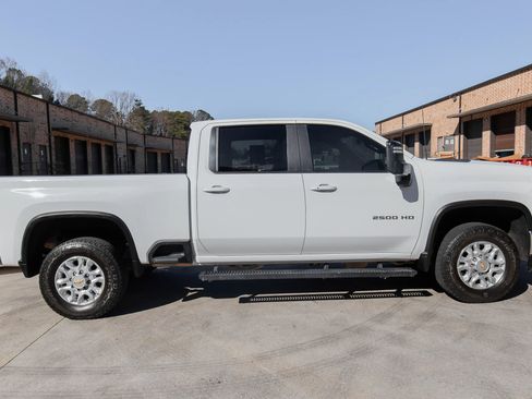 Used 2022 Chevrolet Silverado 2500 LT w/ Convenience Package image 12