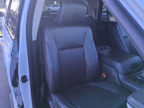 Used 2024 Ford Expedition XLT image 36
