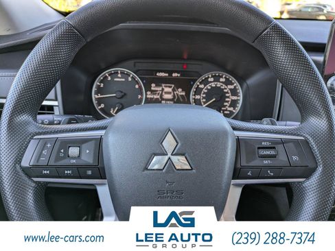 Used 2024 Mitsubishi Outlander ES image 19