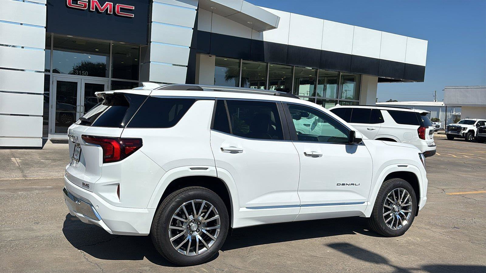New 2027 GMC Terrain Denali w/ LPO, Floor Liner Package AWD/4WD image 7