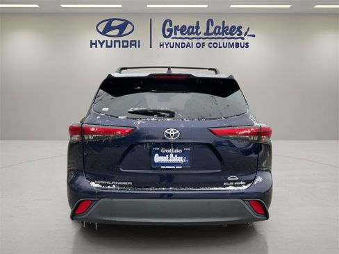 Used 2020 Toyota Highlander XLE image 4