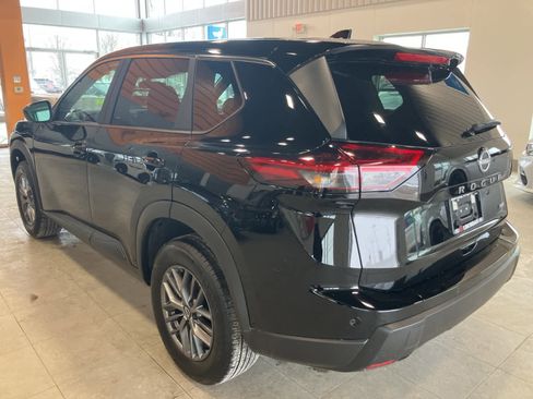 Used 2026 Nissan Rogue SV image 7