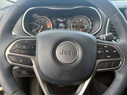 Used 2020 Jeep Cherokee Latitude Plus image 12