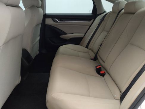 Used 2018 Honda Accord LX image 18
