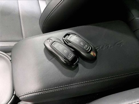 Used 2025 Porsche Macan 4 Electric image 36