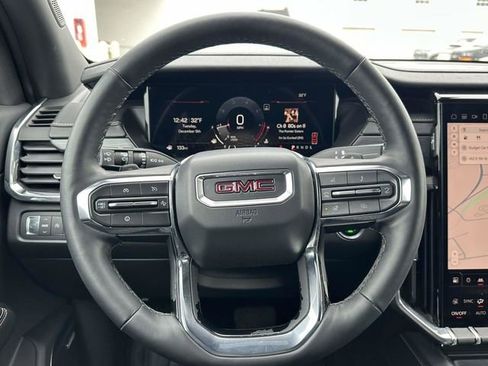 Used 2025 GMC Acadia Elevation image 11