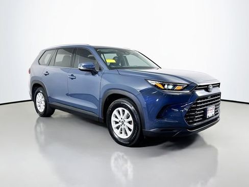Used 2024 Toyota Grand Highlander AWD image 10