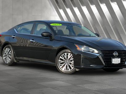 Used 2024 Nissan Altima 2.5 SV