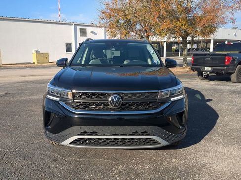 Used 2024 Volkswagen Taos SE image 10
