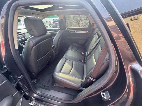Used 2017 Cadillac XT5 Luxury w/ Driver Awareness Package AWD/4WD image 17