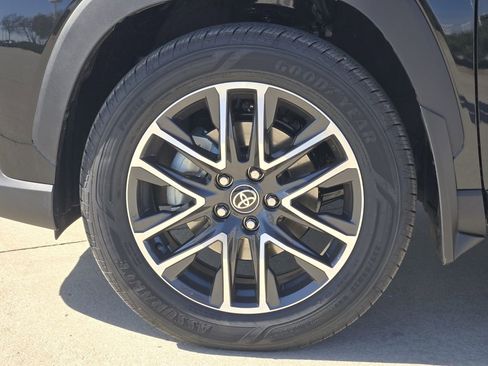 New 2026 Toyota Corolla Cross XLE image 10