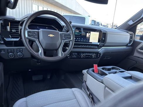 Used 2024 Chevrolet Silverado 2500 LT image 19