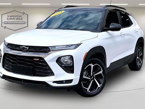 Used 2023 Chevrolet TrailBlazer RS w/ Sun and Liftgate Package image 3