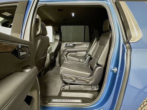 Certified 2025 Chevrolet Suburban Premier RWD image 23