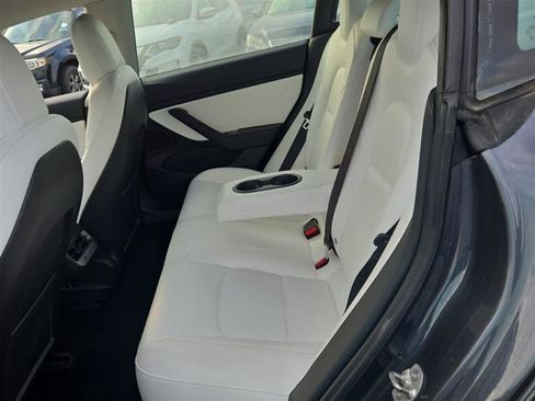 Used 2018 Tesla Model 3 Long Range image 2