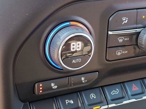 Used 2021 Chevrolet Silverado 1500 LT Trail Boss w/ Convenience Package II image 19