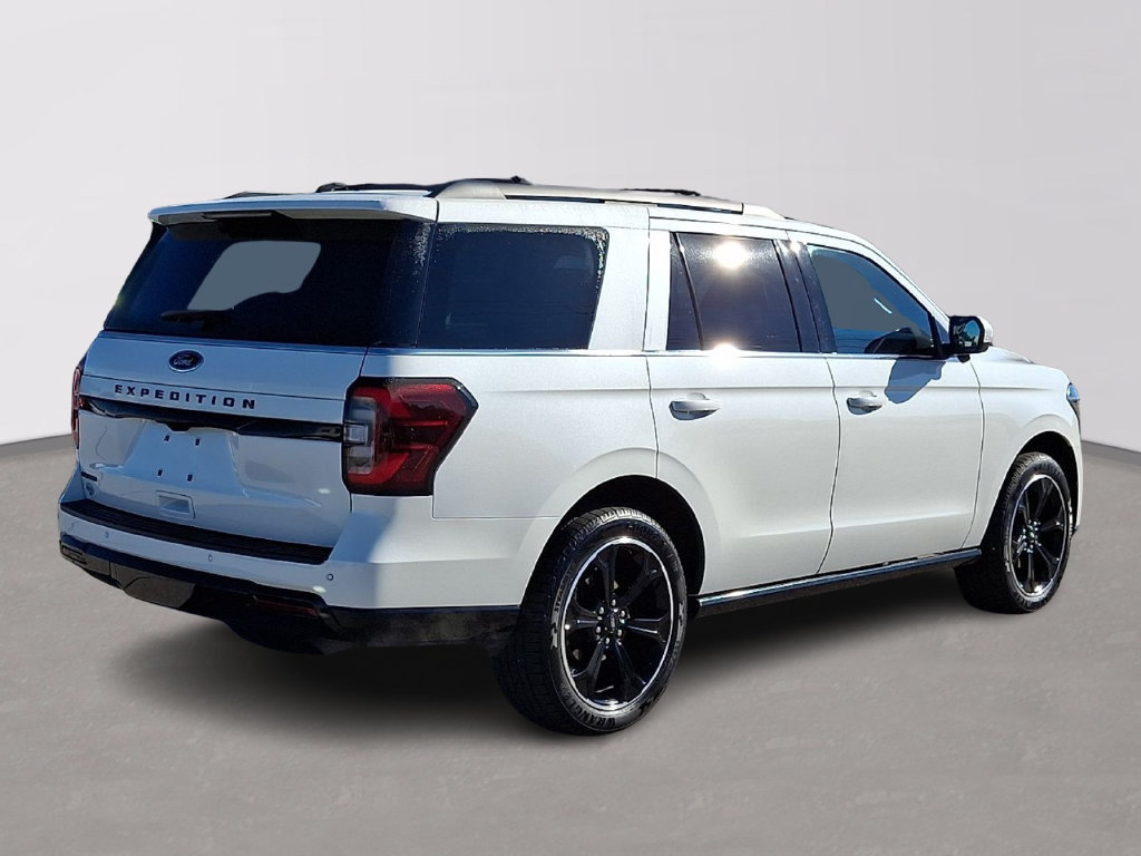 Used 2023 Ford Expedition Limited AWD/4WD image 6