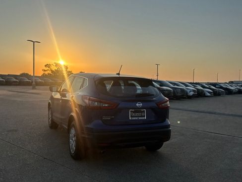 Used 2020 Nissan Rogue Sport S FWD image 19