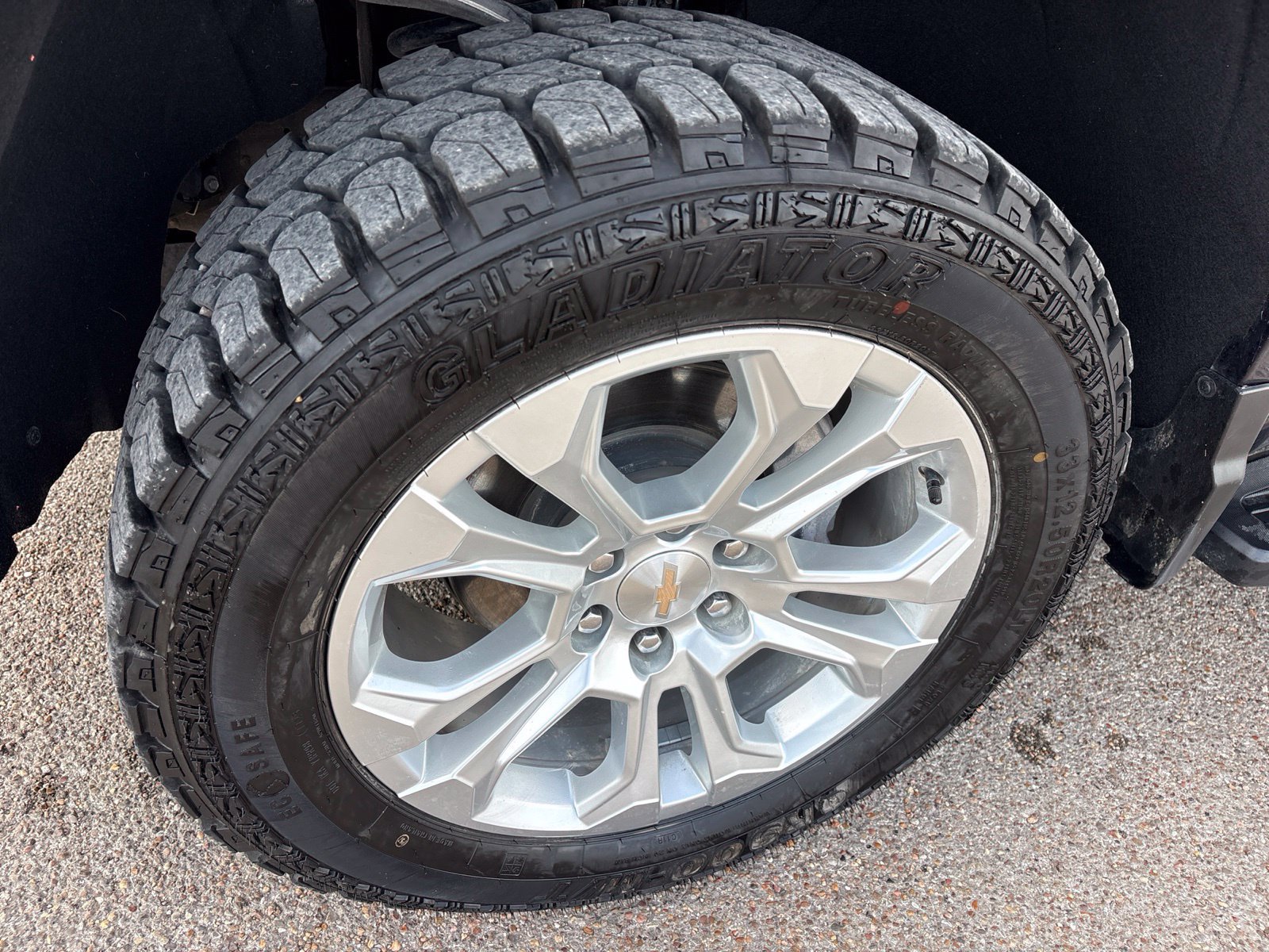 Used 2024 Chevrolet Silverado 1500 LTZ w/ LTZ Convenience Package II AWD/4WD image 26