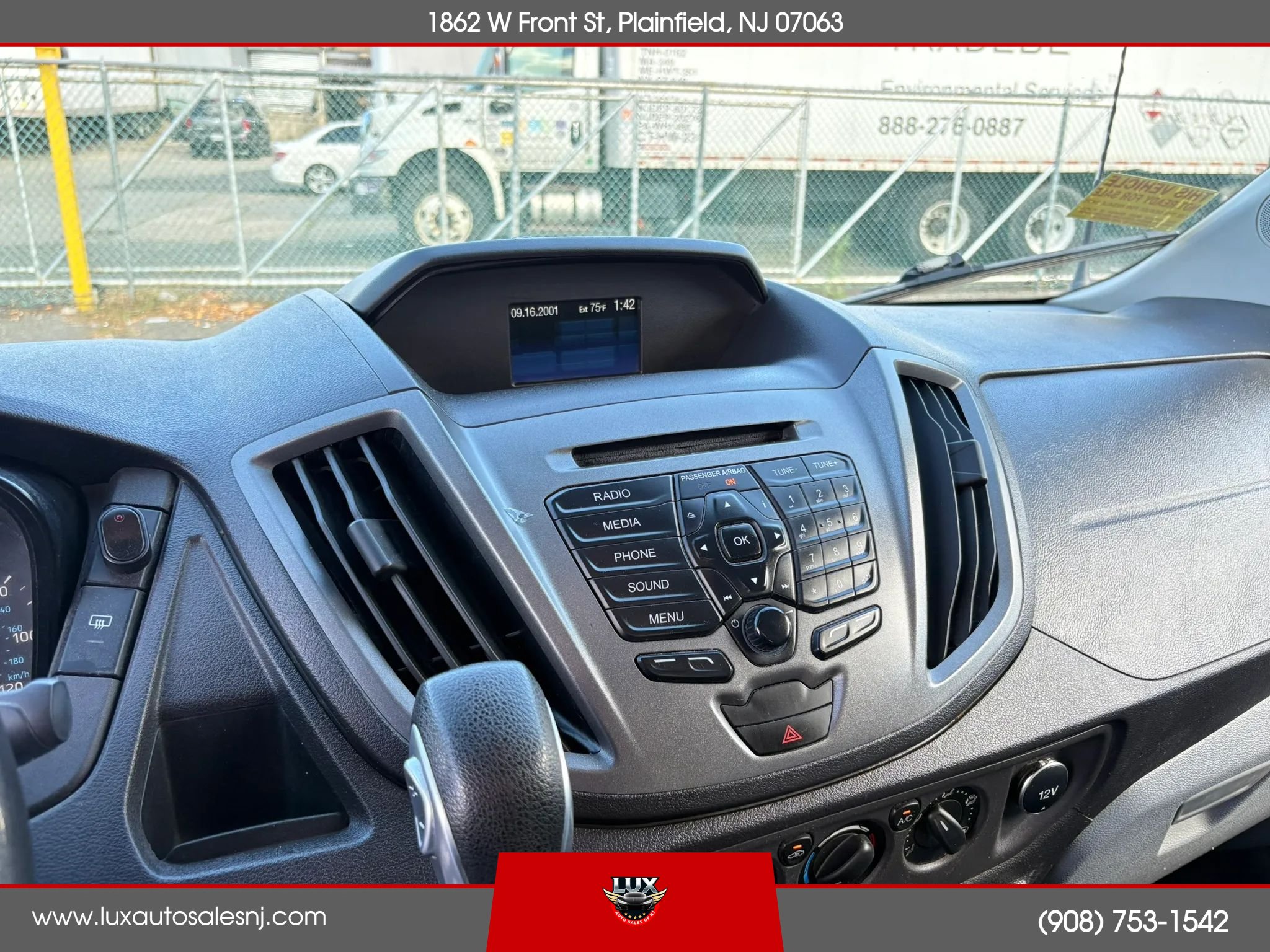 Used 2015 Ford Transit 250 148 Medium Roof RWD image 31