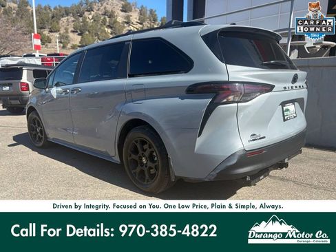 Used 2025 Toyota Sienna XLE Woodland Edition image 5