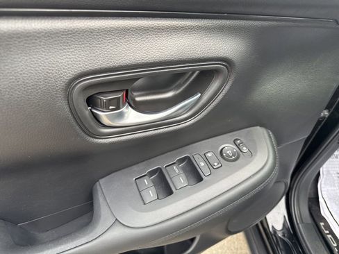 Certified 2025 Honda HR-V LX image 22