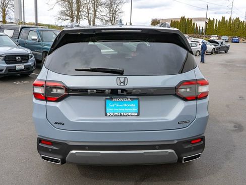 New 2026 Honda Pilot Touring image 7