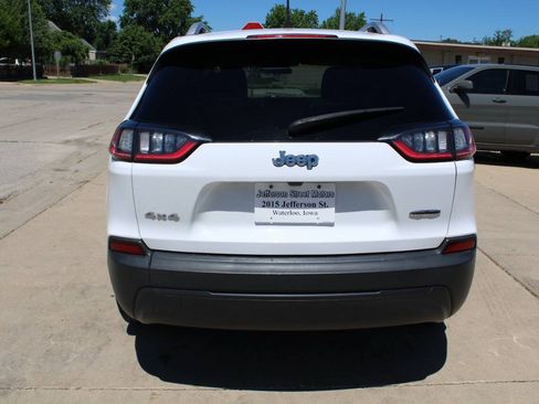 Used 2019 Jeep Cherokee Latitude w/ Popular Appearance Group AWD/4WD image 3