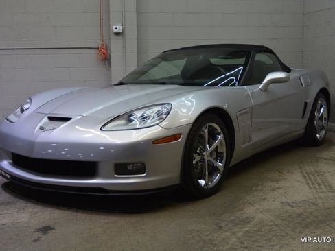 Used 2010 Chevrolet Corvette Grand Sport w/ Preferred Equipment Group RWD image 3