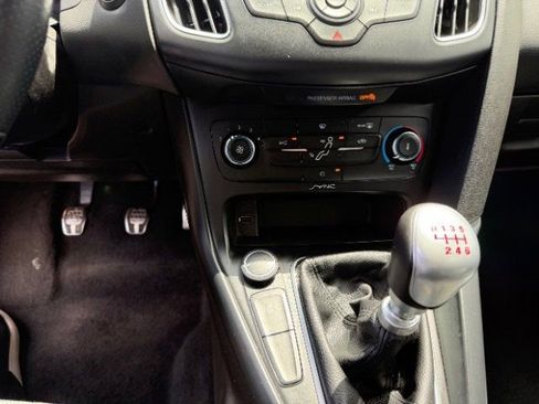 Used 2016 Ford Focus ST FWD image 19