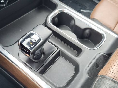 Used 2024 Chevrolet Silverado 1500 High Country w/ High Country Premium Package AWD/4WD image 23