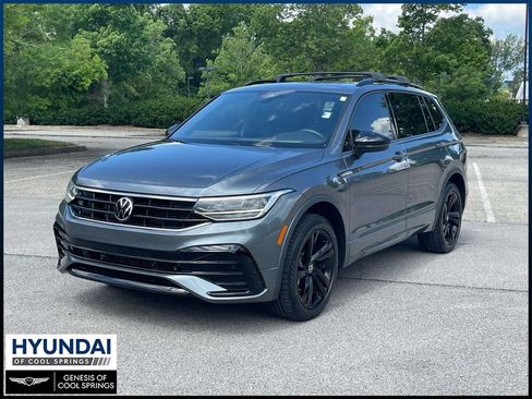 Used 2023 Volkswagen Tiguan SE R-Line FWD image 7