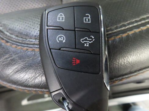 Used 2023 GMC Sierra 1500 AT4 w/ Technology Package AWD/4WD image 85