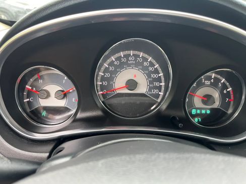 Used 2013 Chrysler 200 Touring FWD image 18