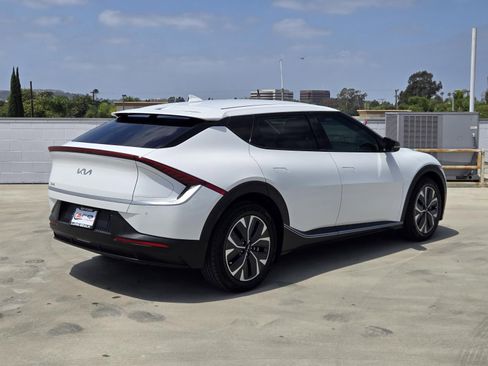 Used 2024 Kia EV6 Light RWD image 4