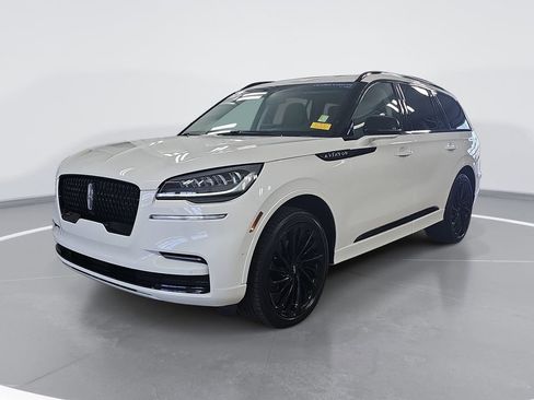 Used 2024 Lincoln Aviator Reserve w/ Equipment Group 201A AWD/4WD image 9