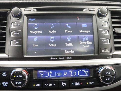 Used 2018 Toyota Highlander XLE AWD/4WD image 39