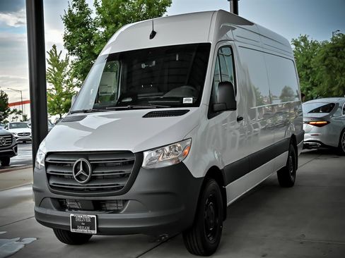 New 2025 Mercedes-Benz Sprinter 2500 image 3