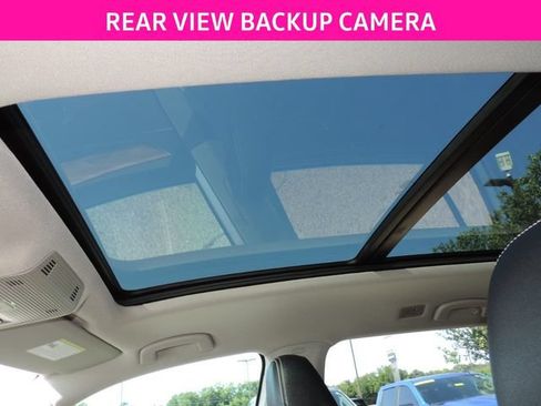 Used 2025 Volkswagen Atlas SE FWD image 11