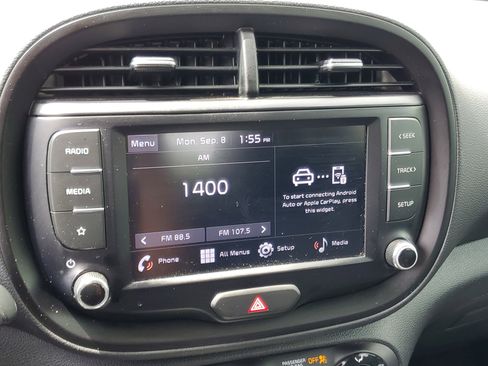 Used 2022 Kia Soul LX image 23